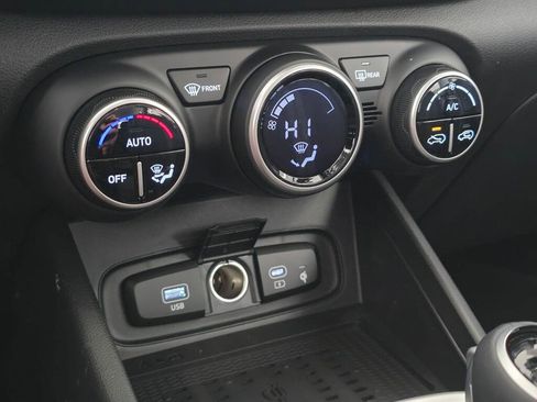 New 2026 Hyundai Venue SEL FWD image 28