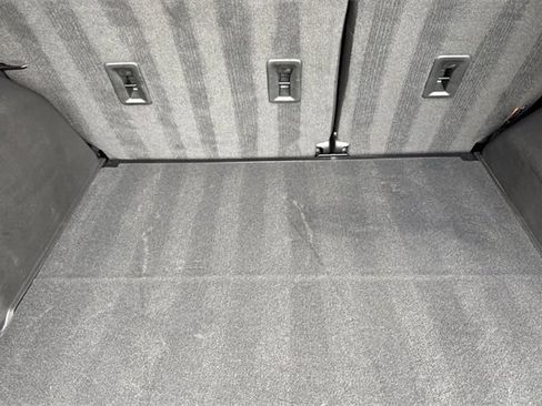 Used 2022 GMC Terrain SLE w/ Driver Convenience Package image 17