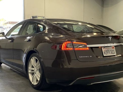 Used 2013 Tesla Model S 85 image 2