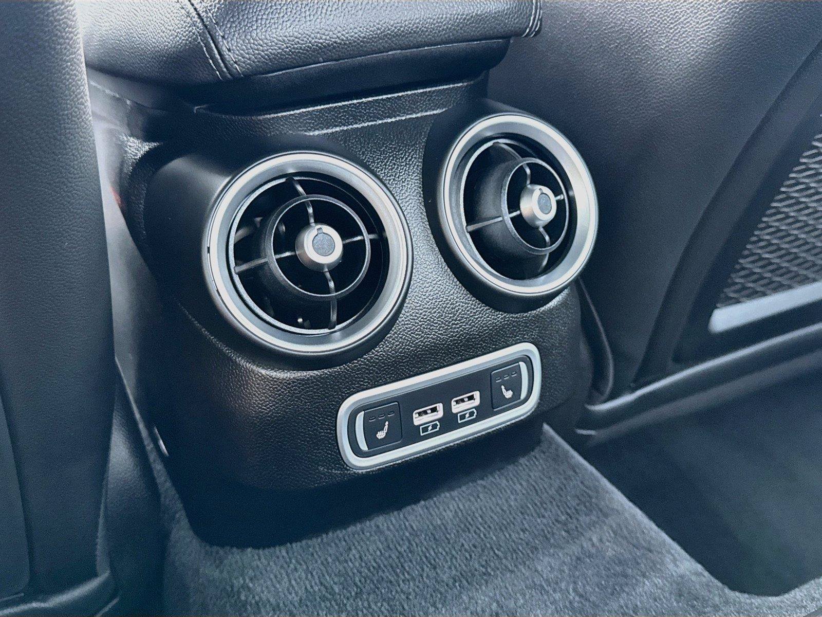 Used 2025 Alfa Romeo Giulia w/ Driving Assist Package RWD image 26