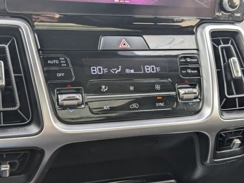 Used 2022 Kia Sorento S w/ Panoramic Sunroof Package image 22