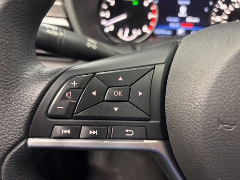 Used 2024 Nissan Altima 2.5 SV FWD image 33
