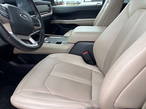 Used 2024 Ford Expedition Limited RWD image 8