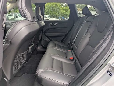 Used 2022 Volvo XC60 B6 Inscription w/ Advanced Package AWD/4WD image 13