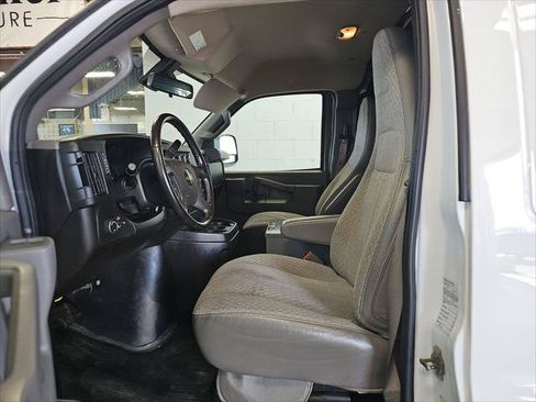 Used 2022 Chevrolet Express 2500 w/ Driver Convenience Package RWD image 9