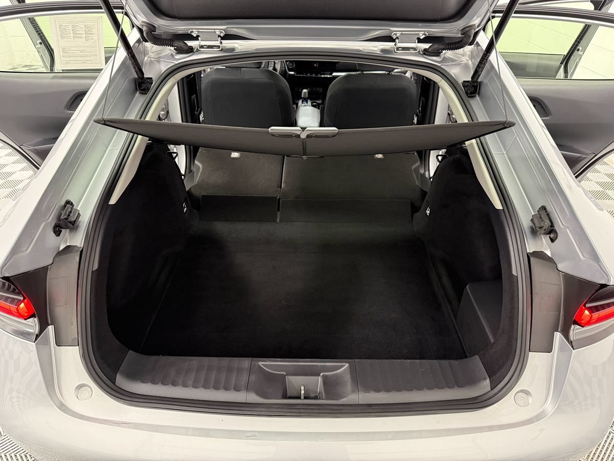 Used 2025 Toyota Prius LE FWD image 25