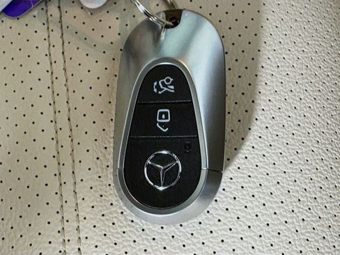 Used 2026 Mercedes-Benz GLC 300 image 36