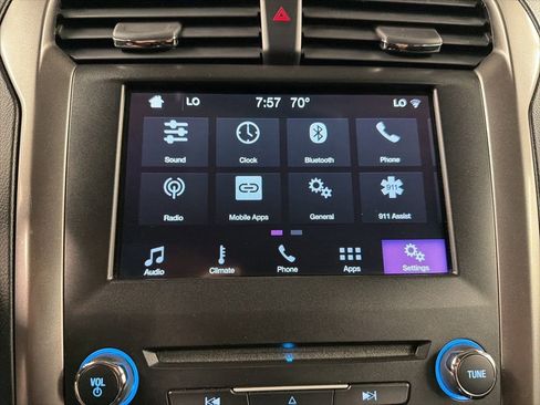 Certified 2017 Ford Fusion SE w/ Fusion SE Technology Package FWD image 10