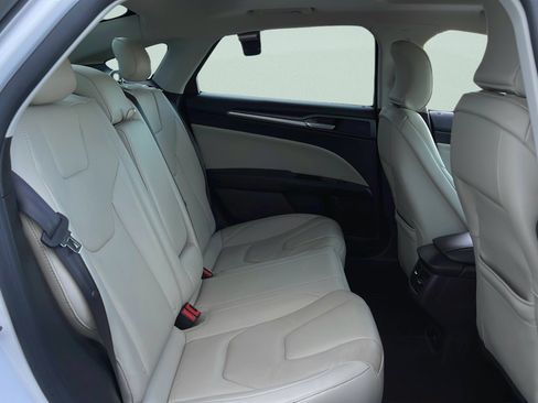 Used 2016 Ford Fusion Titanium AWD/4WD image 24