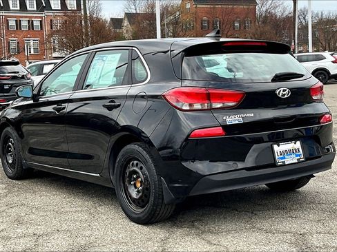 Used 2018 Hyundai Elantra GT image 12