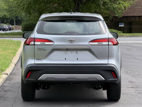 Used 2022 Toyota Corolla Cross L FWD image 5