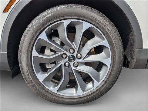 Used 2023 Lincoln Nautilus Reserve w/ Luxury Package AWD/4WD image 22