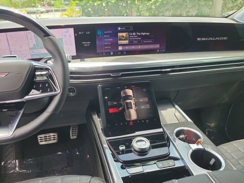 Certified 2026 Cadillac Escalade ESV V w/ LPO, ONYX Package AWD/4WD image 19