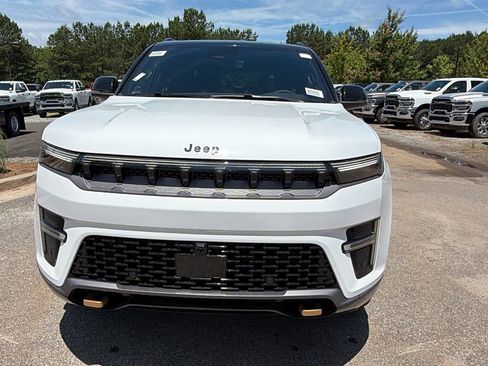 New 2026 Jeep Grand Wagoneer 4WD image 3