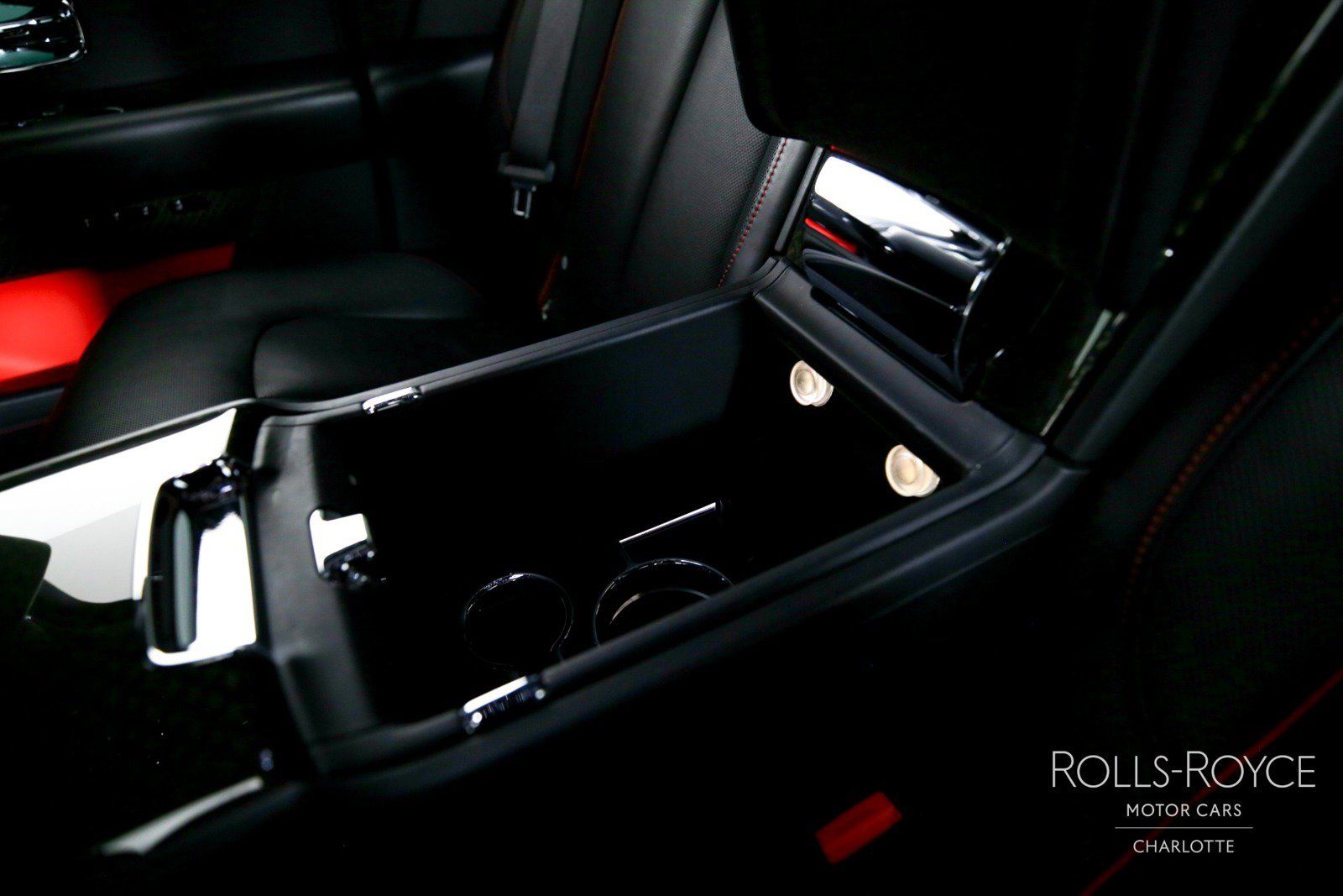 Used 2020 Rolls-Royce Cullinan Black Badge AWD/4WD image 22