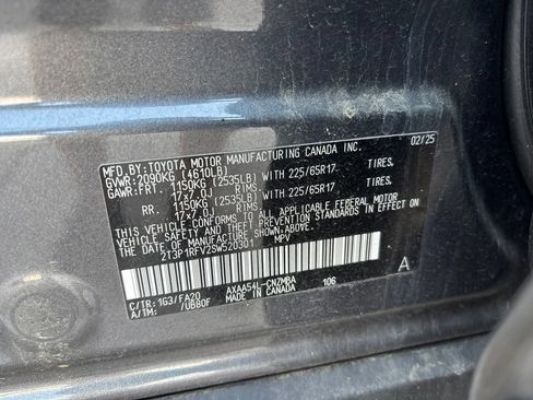 Used 2025 Toyota RAV4 XLE AWD/4WD image 8