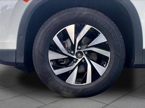 New 2026 Volkswagen Tiguan S FWD image 11