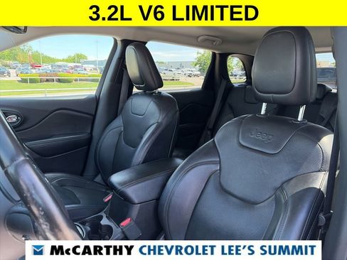 Used 2019 Jeep Cherokee Limited AWD/4WD image 43