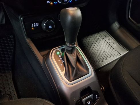 Used 2022 Jeep Renegade Latitude w/ Convenience Group image 24