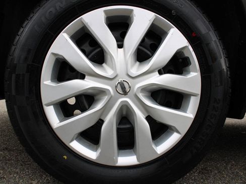 Used 2018 Nissan Rogue S image 20