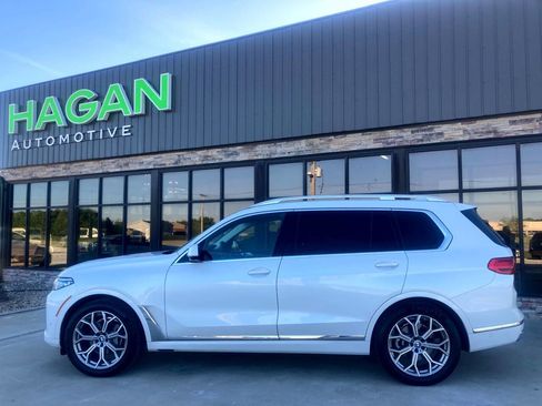 Used 2022 BMW X7 xDrive40i w/ Premium Package AWD/4WD image 1