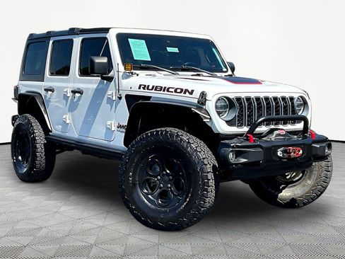 Used 2021 Jeep Wrangler Unlimited Rubicon AWD/4WD image 3