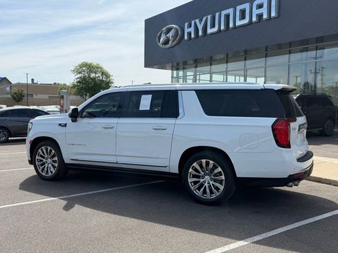 Used 2023 GMC Yukon XL Denali w/ Denali Reserve Package image 7