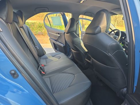 Used 2023 Toyota Camry SE image 11