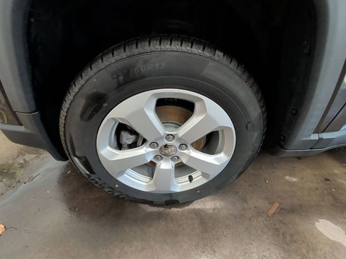 Used 2018 Jeep Compass Latitude image 9