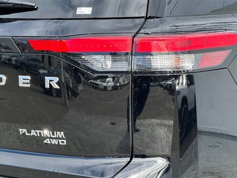 New 2025 Nissan Pathfinder Platinum image 7