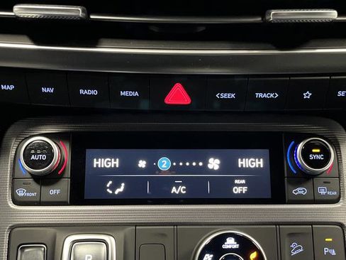 Used 2024 Hyundai Palisade Calligraphy image 21