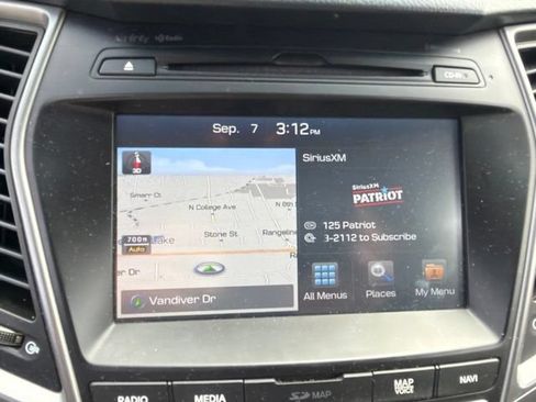 Used 2018 Hyundai Santa Fe Sport w/ 2.4L Tech Package 04 AWD/4WD image 17