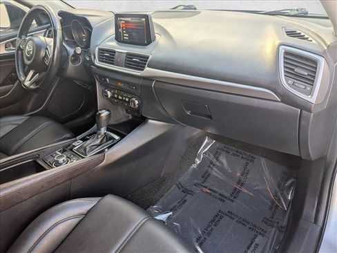 Used 2018 MAZDA MAZDA3 Touring image 20