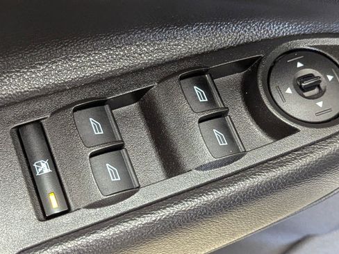 Used 2015 Ford Escape SE w/ SE Chrome Package image 22