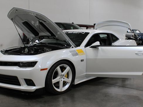 Used 2014 Chevrolet Camaro SS w/ RS Package RWD image 34