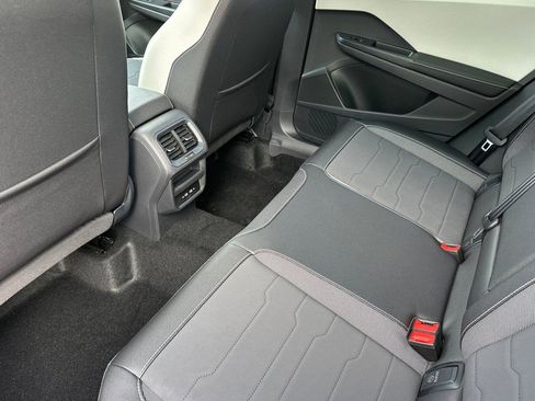 New 2026 Volkswagen Taos SE image 11