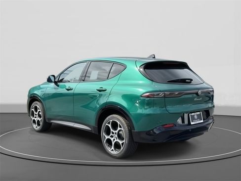 New 2025 Alfa Romeo Tonale w/ Premium Package image 4