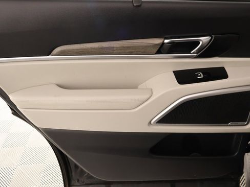 Used 2021 Kia Telluride EX w/ EX Premium Package image 19