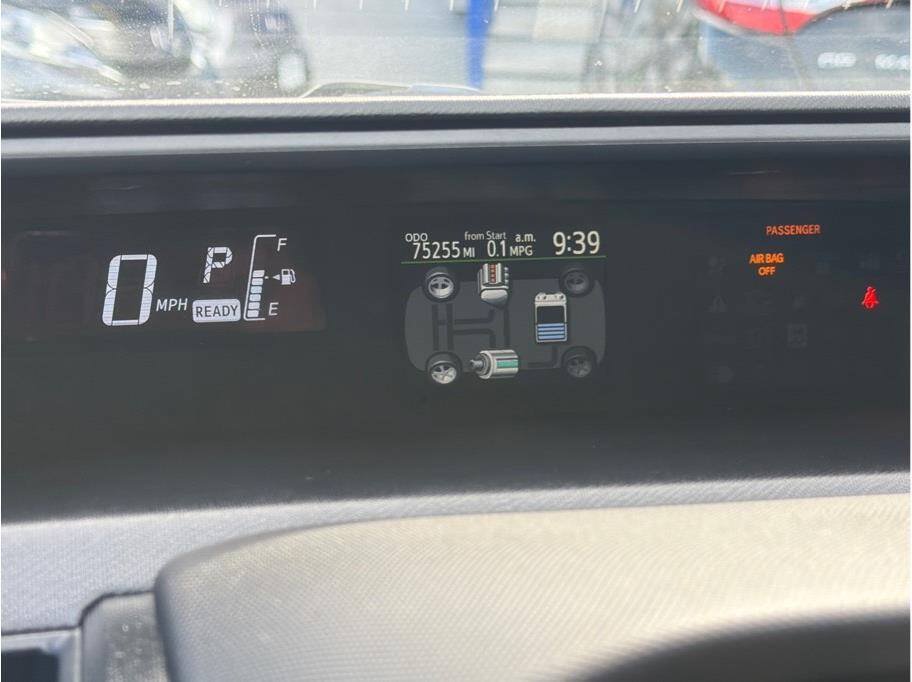 Used 2017 Toyota Prius C One FWD image 15