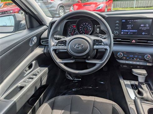 Used 2023 Hyundai Elantra SEL w/ Cargo Package FWD image 16