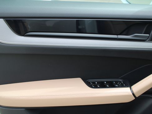 Certified 2026 Porsche Cayenne image 24