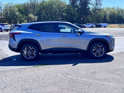 New 2025 Chevrolet Trax LT image 13