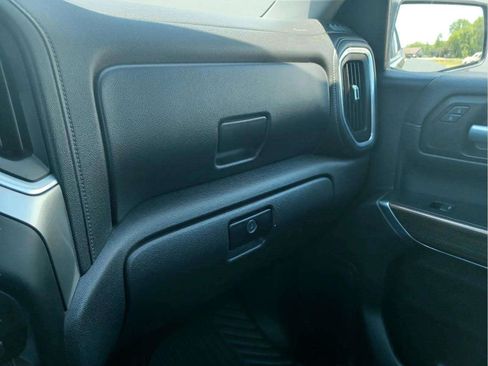 Used 2021 Chevrolet Silverado 1500 LT w/ Convenience Package II AWD/4WD image 22