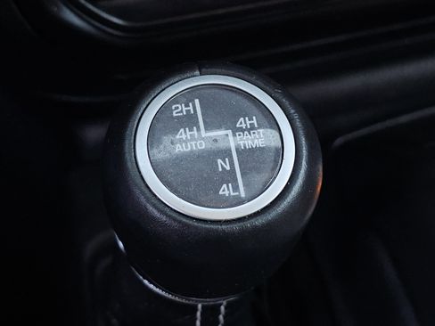 Used 2022 Jeep Wrangler Unlimited Sahara w/ Cold Weather Group AWD/4WD image 9