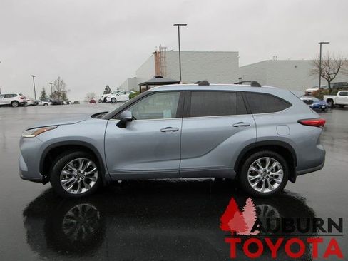 Certified 2021 Toyota Highlander Limited image 10