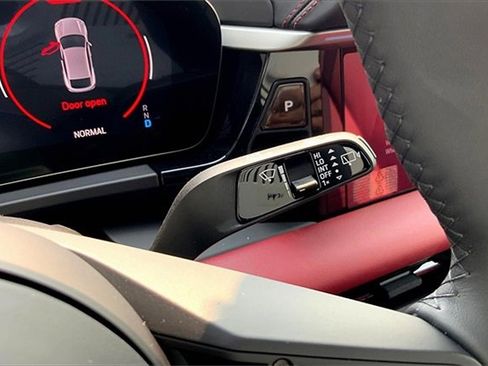 New 2025 Porsche Macan 4S Electric image 37