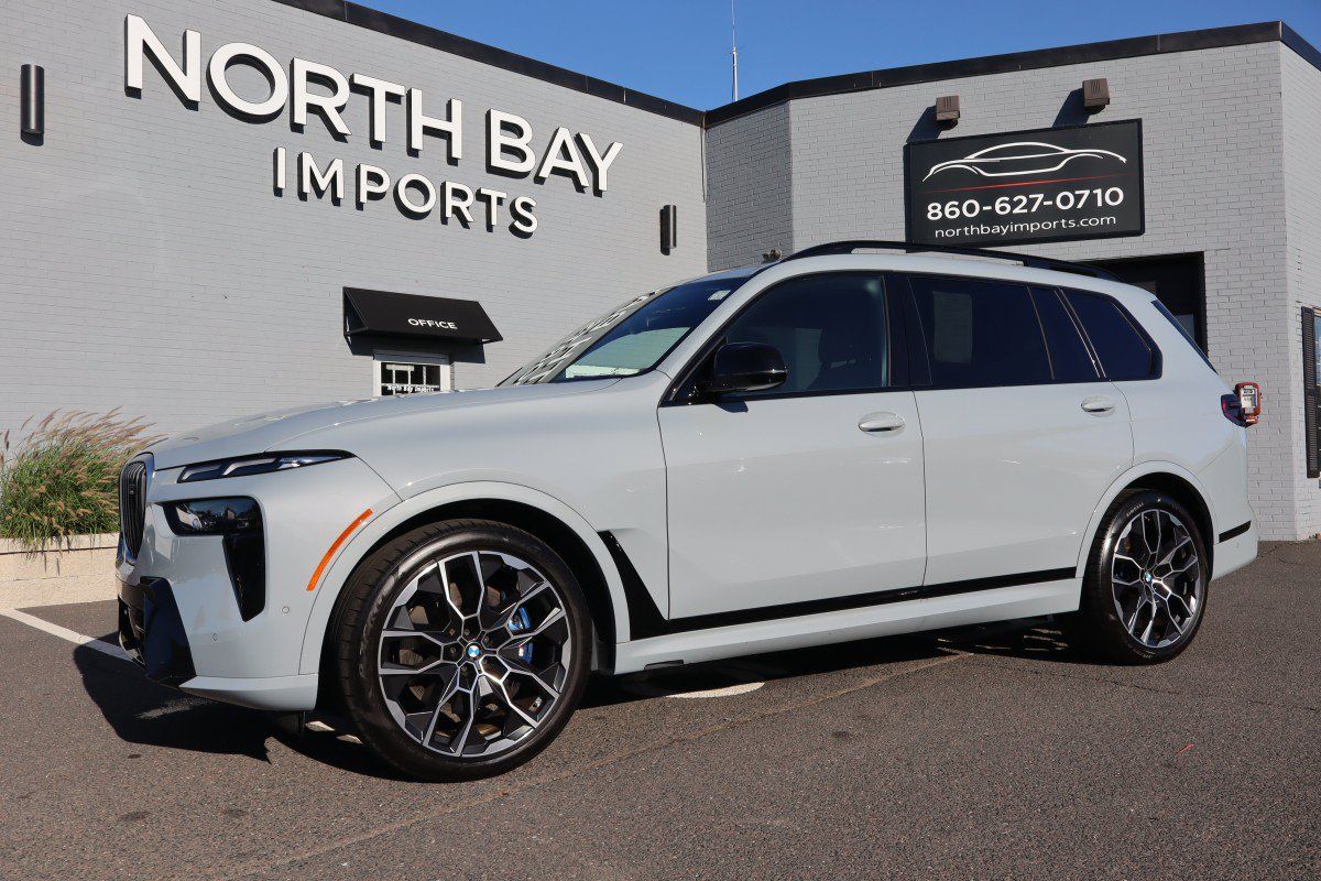 Used 2026 BMW X7 M60i AWD/4WD image 1
