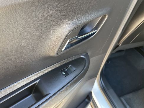 Used 2022 Chevrolet Trax LT image 43