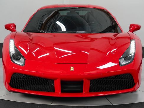 Used 2017 Ferrari 488 GTB RWD image 9