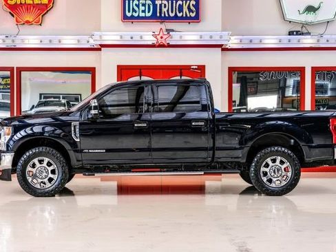 Used 2021 Ford F250 Lariat w/ Chrome Package image 11